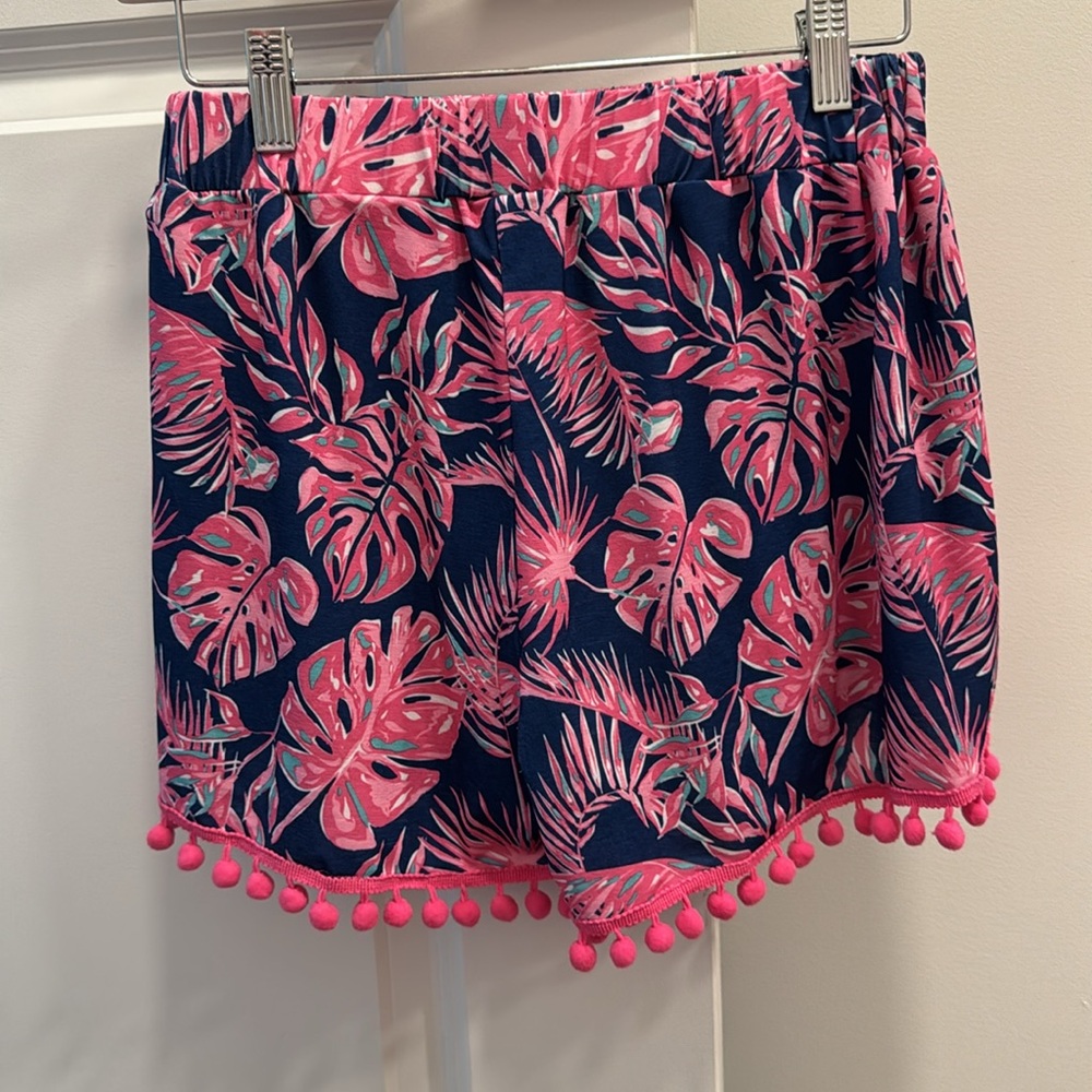 Simply Southern Pink and Navy Leaf Print shorts Pom poms size S/M - Picture 2 of 3